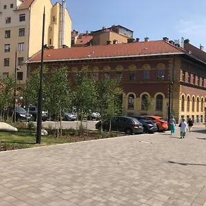 https://season-hostel.inbudapesthotels.com